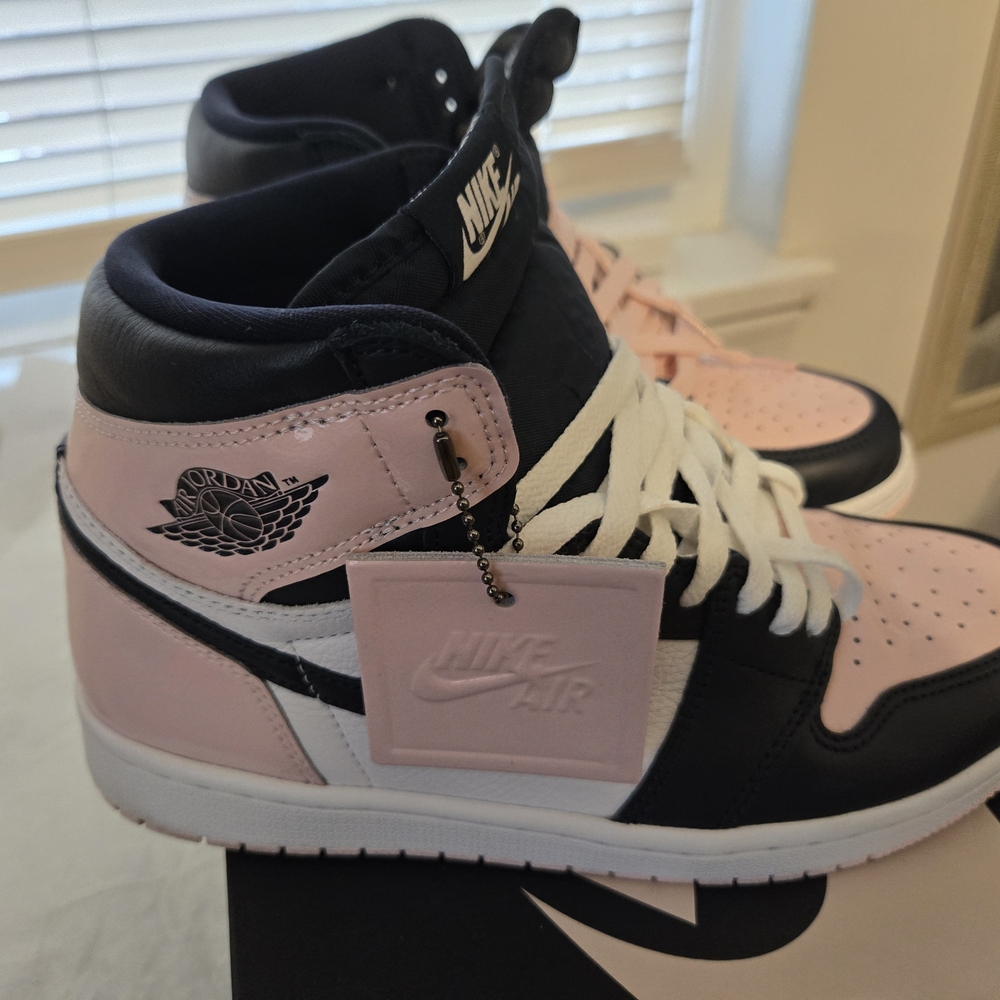 Nike Air Jordan 1 Retro High OG Atmosphere Bubblegum Size 9.5 Like NEW